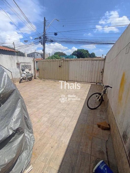 Qs 6 conjunto 220B | Prédio com 2 apartamentos e 1 kitnet - Areal águas Claras