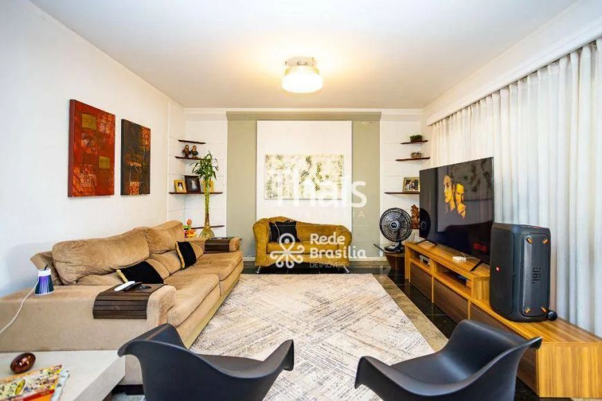 QE 15 | Casa nascente de esquina com 3 quartos - sendo 2 suítes - 3 vagas - aceita financiamento - G