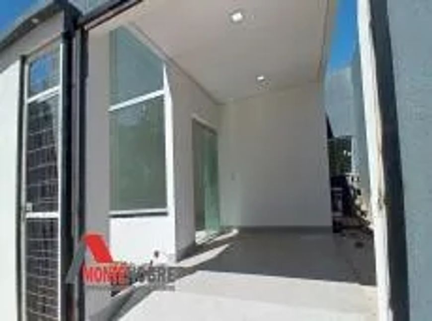 Vende casa com 3 quartos Setor de Mansões
