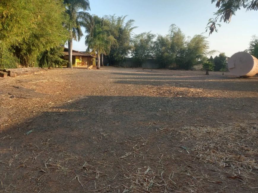 Imóvel para aluguel possui 4215 metros quadrados em Area - Brasília - DF