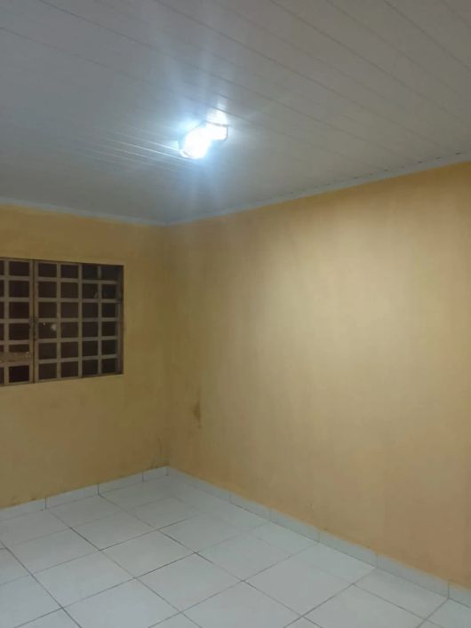 VENDE-SE UMA CASA NA QNP 13 CONJUNTO C