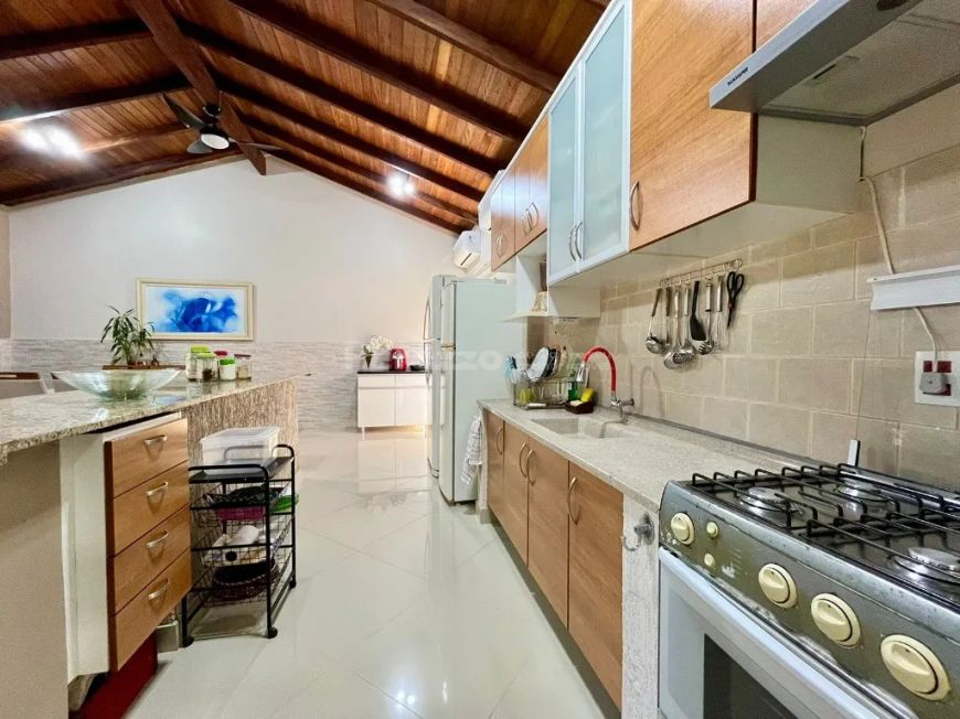 Belíssima Casa localizada no Condomínio Residencial Mônaco por R$1.300.000,00. ACEITA PERMUTA!