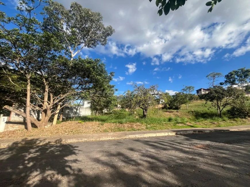 Excelente Terreno localizado no Condomínio Belvedere Green por apenas R$450.000,00.