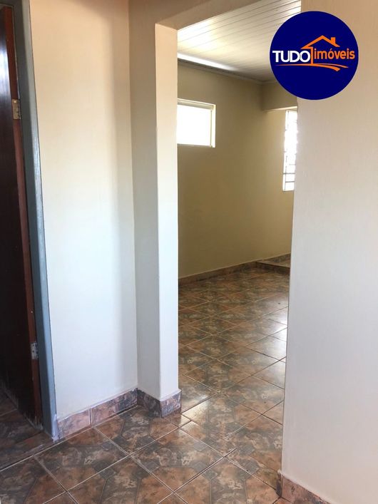 LOTE COM 4 MORADIAS: 2 CASAS DE 2 QTS E DOIS APARTAMENTOS DE FUNDO COM 1 QTO CADA - 2 JÁ ALUGADOS CO