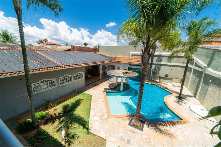Rara e exclusiva! Rua 12, Vicente Pires-DF . 800m2 total, conservação e acabamento impecáveis, 5 qua
