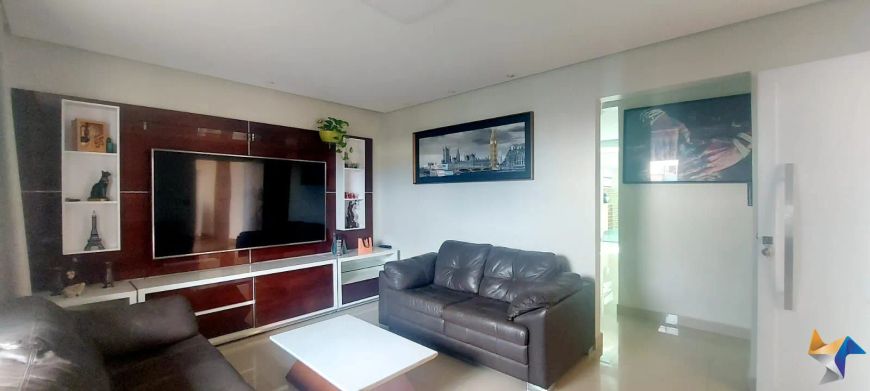 Vende-se Lindo SOBRADO - Taguatinga Norte - QNJ 43 - 4 quartos - Suíte - Varanda