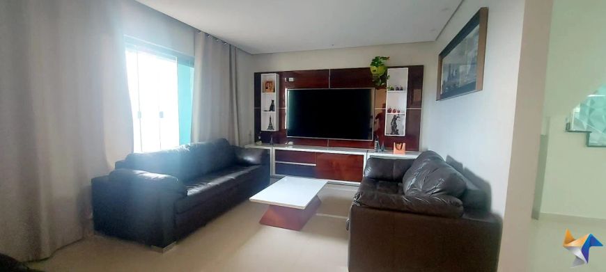 Vende-se Lindo SOBRADO - Taguatinga Norte - QNJ 43 - 4 quartos - Suíte - Varanda