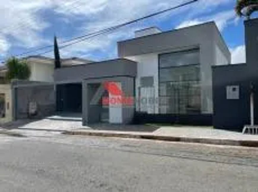 Vende casa com 3 quartos no Condomínio Império dos Nobres