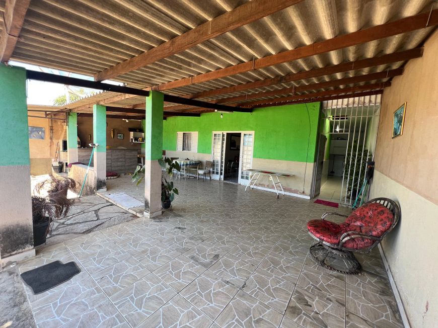 Excelente Casa no Mestre Darmas com 300 Metros de Lote