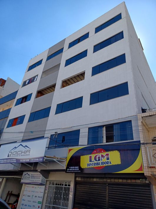 Excelente apartamento a venda com 2 qts 45m² 2º andar frente pra rua na ADE conj 3 de Águas Claras