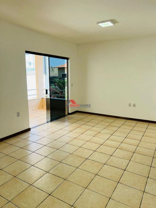 Vende casa com 5 quartos em Grande Colorado - Brasília - DF