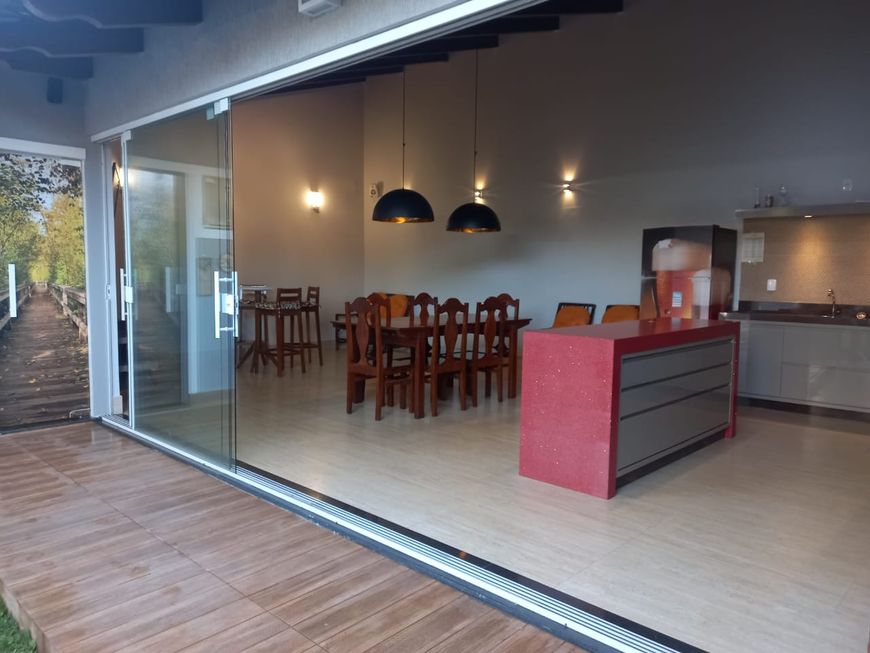 Casa de condomínio de 260m² com 3 quartos, 1 suíte, lote 400m² - Vicente Pires