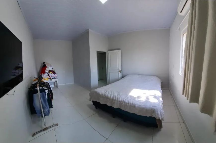 VENDO EXCELENTE CASA ARNIQUEIRAS