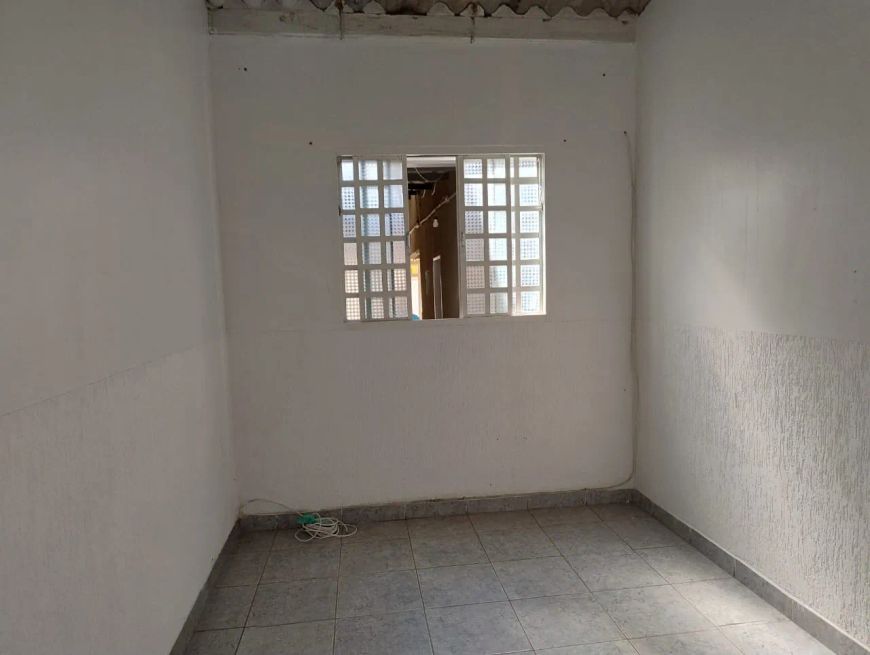 Vendo Casa no Jardim Roriz na Quadra 05 / Aceita Financiamento