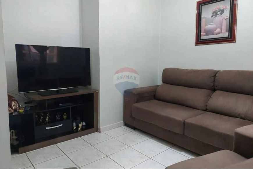 Apartamento 3 quartos transformado em 2 na QNJ 58