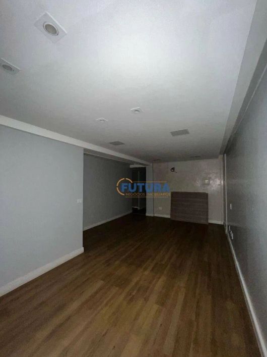 Sala com 85M2, Ed Irmaos Pontual SIA