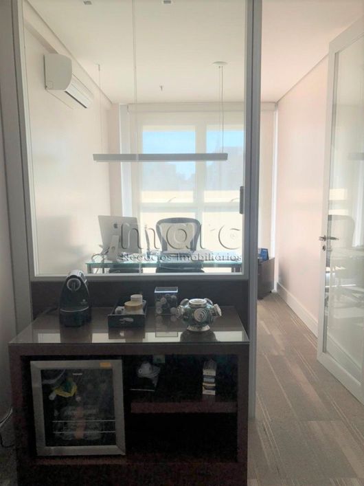 Aclimação Sala-andar duplex de 100m² com ar-condicionado e semi mobiliada