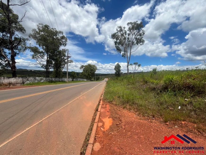 Linda chácara na DF 495 (BR) a 500 mts do Ribeirão Saia Velha