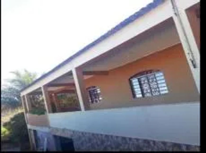 Vende casa com 5 quartos em Sobradinho - Brasília - DF