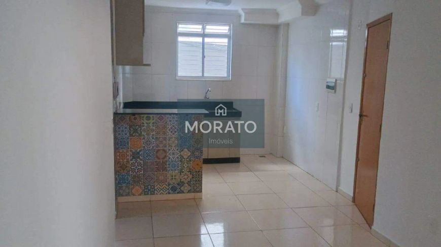 Área Privativa 2 Quartos, 1 Banheiro no Bairro Xangri-lá
