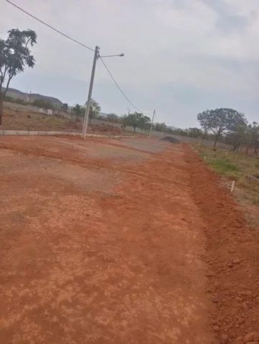 Lote de 200m² no Condomínio Fechado - Financiado - Atras do Posto Paraiso Arapoanga