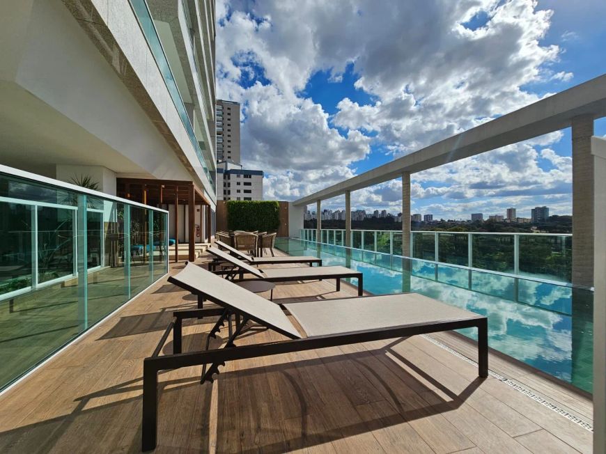 Alugo Deslumbrante Apartamento 4 Suítes plenasno Edifício Mansões Paradiso-Vista Eterna para o Par