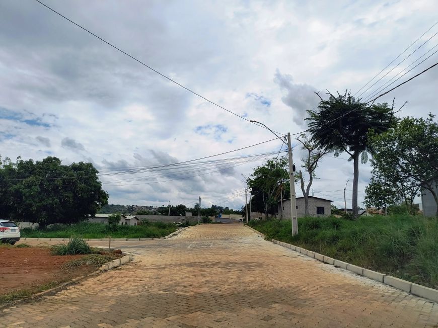 ARNIQUEIRA CONJ 5, LOTE 340M2, PLANO, COND PRÓXIMO AO PARK WAY, SÓ 260MIL, AC CARRO
