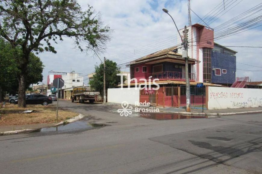 PR0004 - QE 26 Conjunto U, Excelente prédio comercial com elevador, 312m². Agende a sua visita!