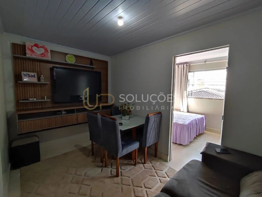 Apartamento 2 Quartos, Cozinha c/ Armários | na Laje | Cond. Residencial Versalles