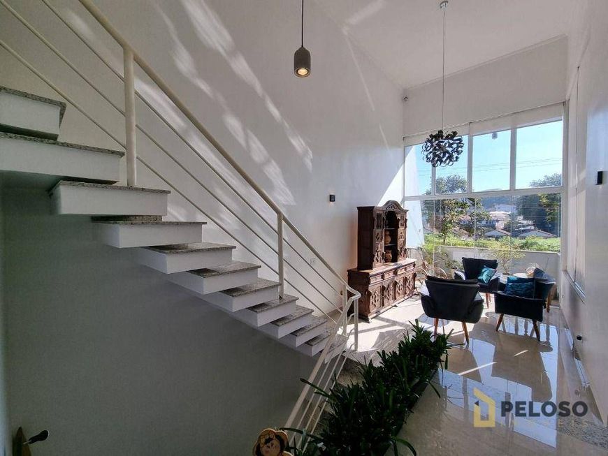 Sobrado a venda | 210m² | 4 dormitórios | 3 suítes | 3 vagas | Pedra Branca - São Paulo/SP