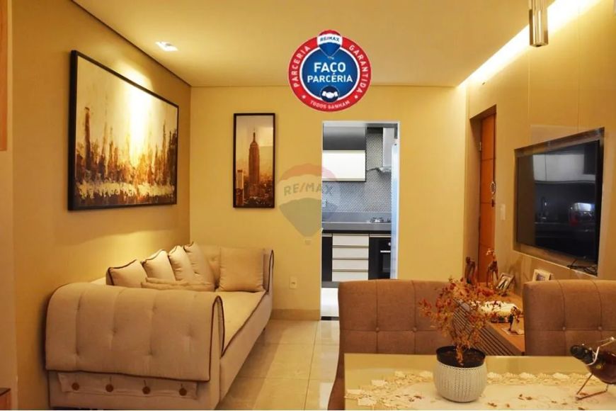 Apartamento Semimobiliado com 3 Quartos, 2 banheiros e 2 Vagas à Venda com Vista Maravilhosa e Defin