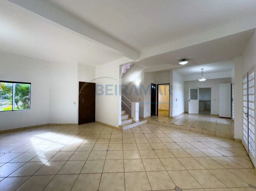 Casa em Condomínio Fechado com 4 Quartos, sendo 2 Suítes, para Locação no Jardim Botânico - Lago Sul