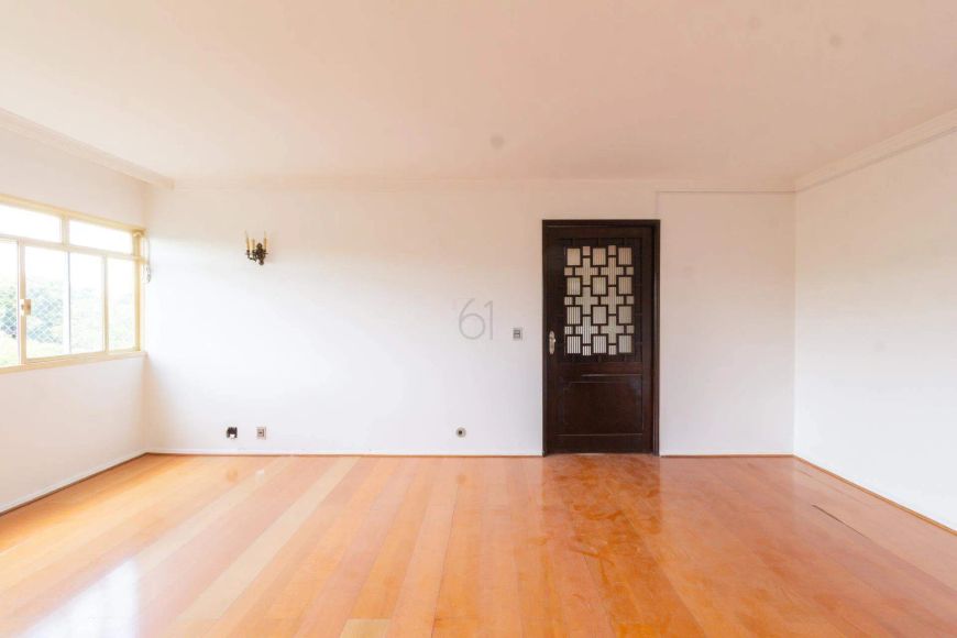 OPORTUNIDADE ÚNICA NA 213 SUL - AMPLITUDE, CONFORTO E LOCALIZAÇÃO PRIVILEGIADA!