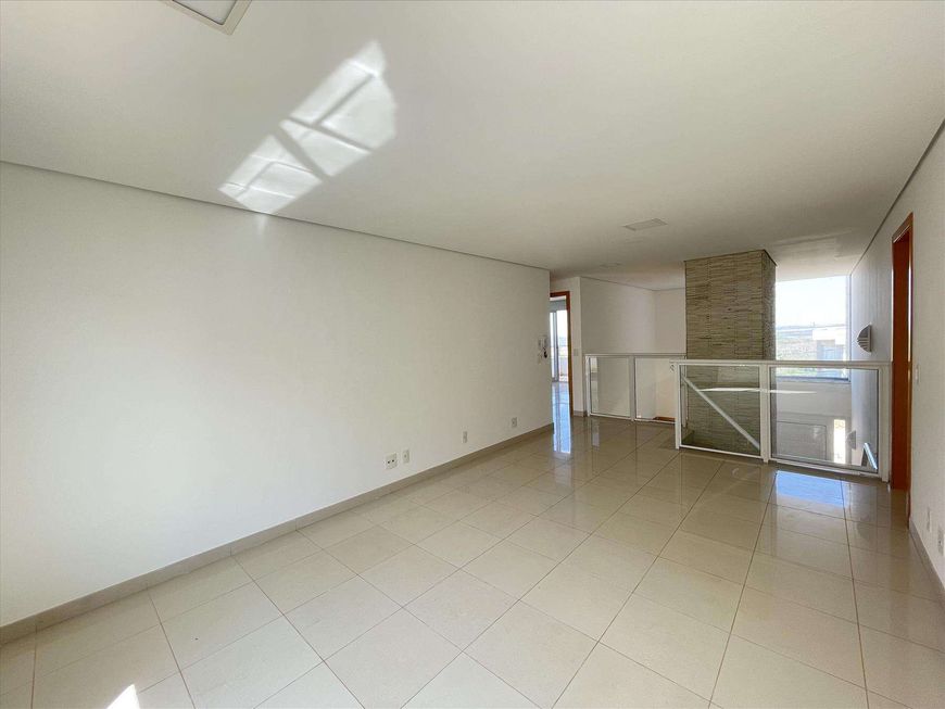 Condomínio Reserva Santa Monica - Casa de alto padrão e regularizado.