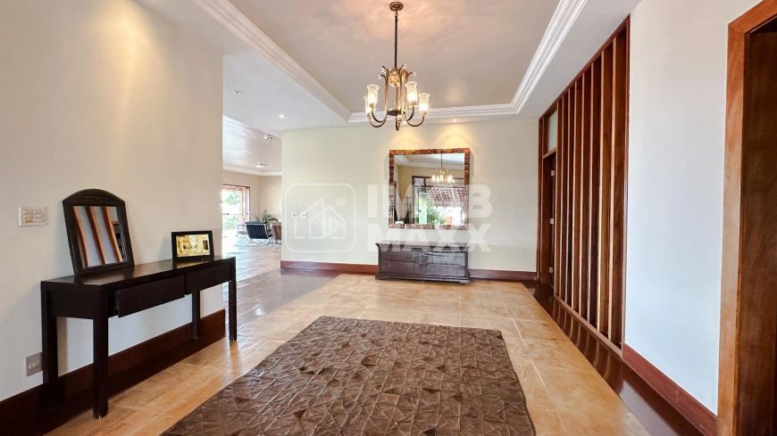 Luxuosa Casa em Lago Sul: 5 Dormitórios à Venda por R$5.9M