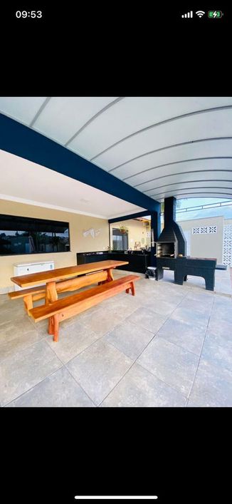 ARNIQUEIRA CONJ 5, CASA 5 QTS, 3 SUITES, PISC/CHURR, LT 1.700M2, COND COLADO NO PARK WAY, AC IMÓVEL