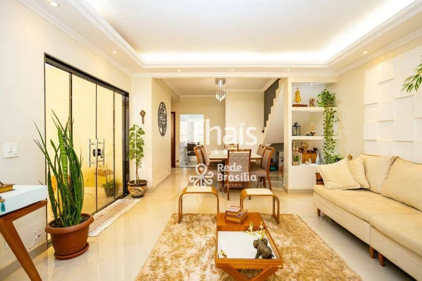 QE 44 | Casa Sobrado com 4 suítes - varanda - 2 vagas - Guará II