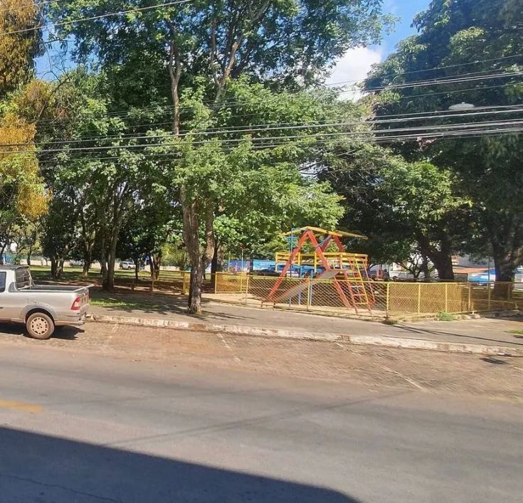 QI 10 Guará Prédio 10 Apartamentos 1 Loja 600 m²