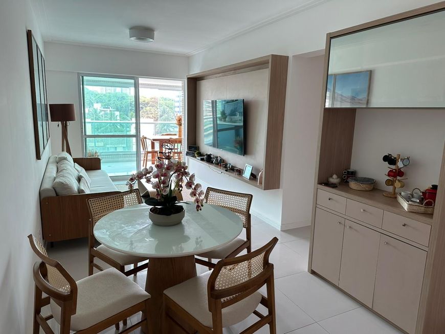 Cód. 652 Armação 3/4 com suíte Reformado e 2 Vagas no Cond. Paradise