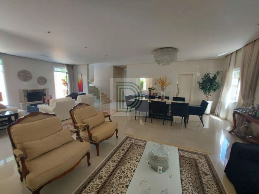 Residencia linda - 4 suítes com closet, amplo living, 8 vagas