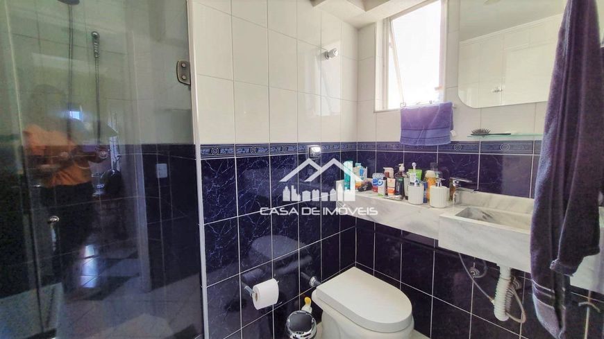 Vende lindo apartamento reformado em Moema com 2 dormitórios.
