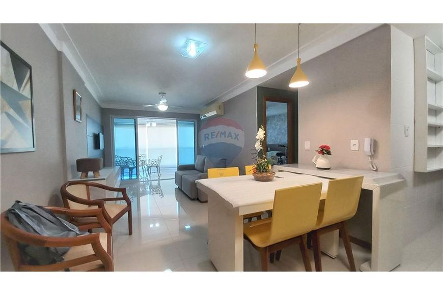 Apartamento de 1/4, 1 banheiro, sacada, vista mar, totalmente mobiliado em Armação - Salvador - BA