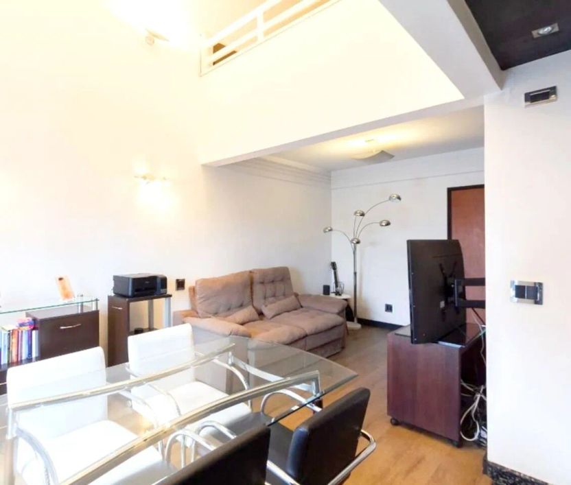 Apartamento estilo duplex com 52m² à venda em Moema.