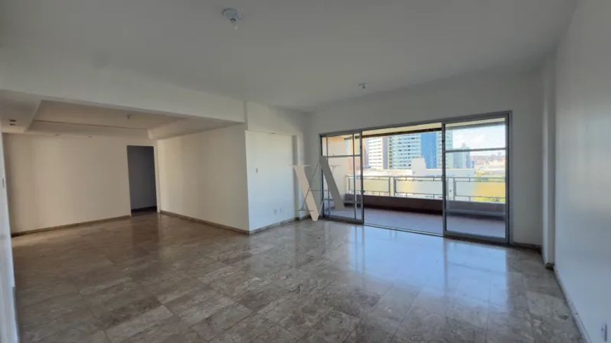 Apartamento 4/4 à venda no Itaigara