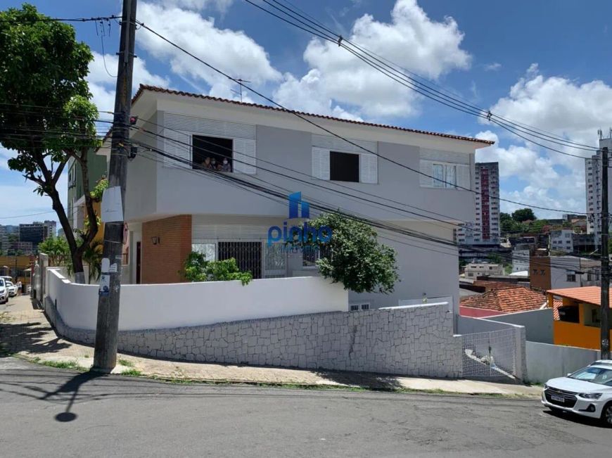 Casa Comercial para Venda em Salvador, Matatu, 4 dormitórios, 1 suíte, 2 banheiros, 2 vagas