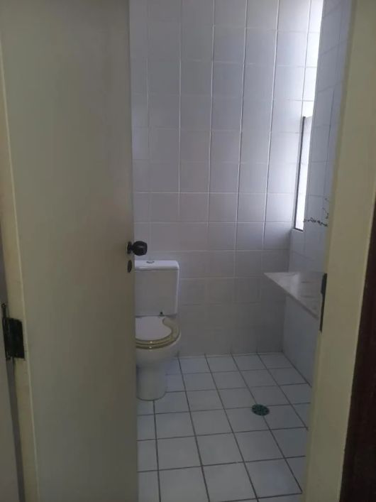 Sala Comercial para Venda em Salvador, Stiep, 4 banheiros, 8 vagas