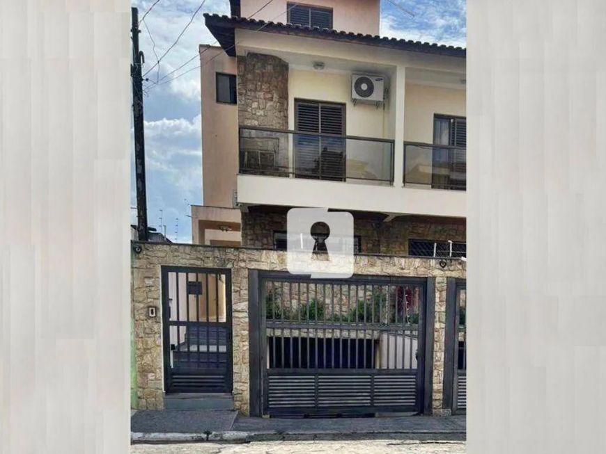 Ao lado da Av. Itaberaba, próximo ao 28º DP na Freguesia do Ó, sobrado de 4 pisos, com 308m².