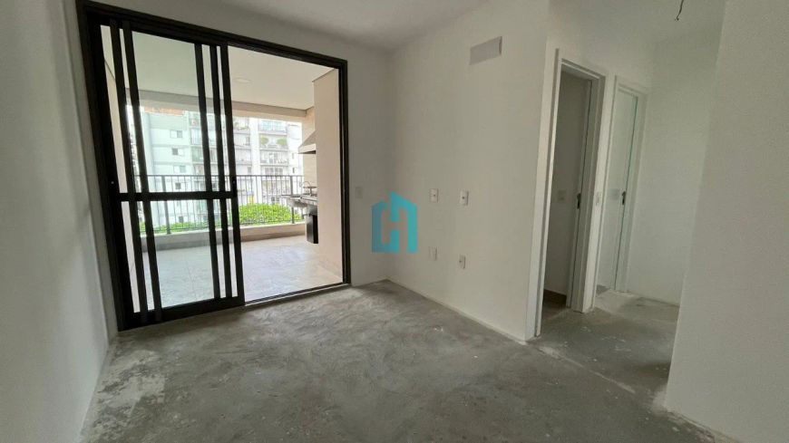 Apartamento em Moema com 2 suítes