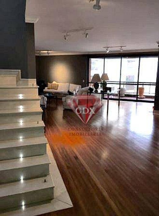 Cobertura a venda em Moema
