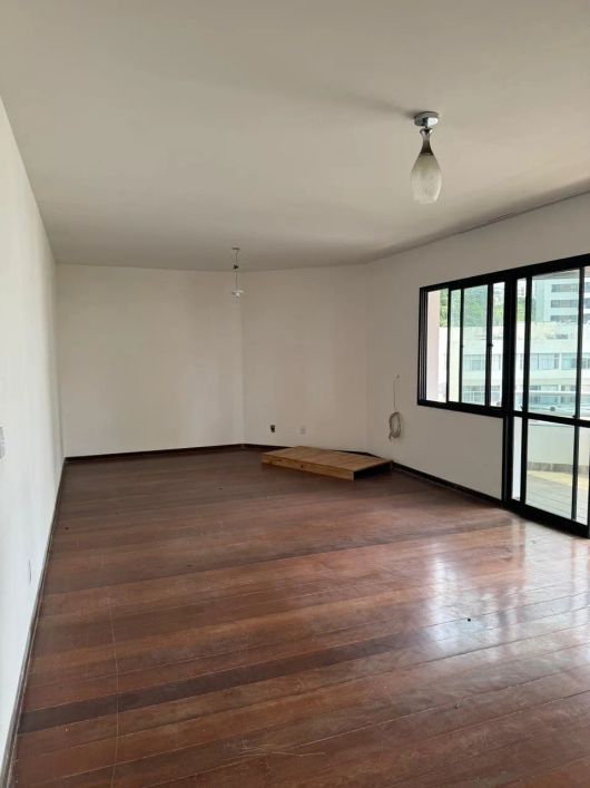 🌕GRAÇA, 4/4 com 2 Suítes, 230m, Nascente, Varanda, 2 garagens, Venha Conferir!!!!